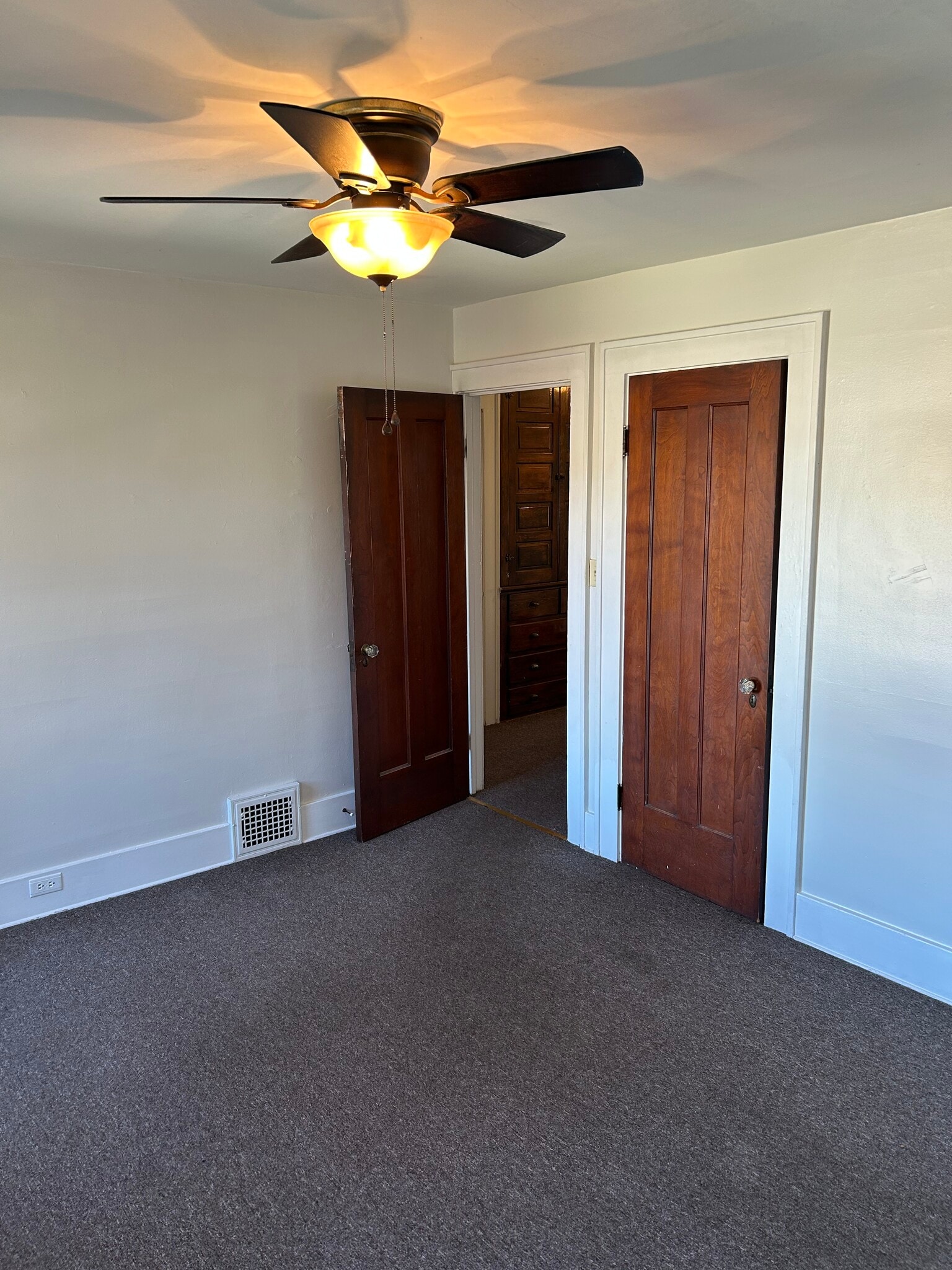 Building Photo - 1129 Brown Ave