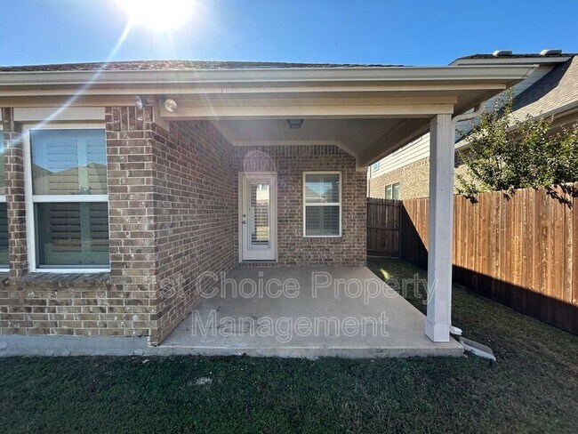 Building Photo - 952 Pinnacle Ridge Rd