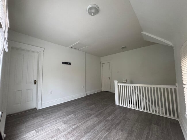 Building Photo - 728 W Colfax Ave