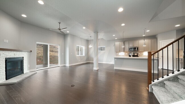 Building Photo - Paired Patio Home in Mountain Shadows