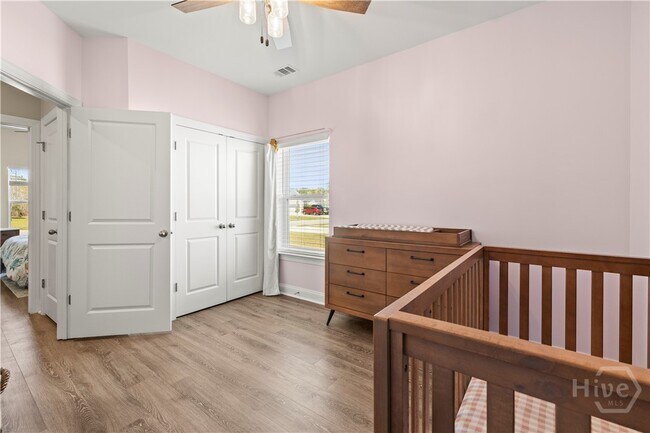 Building Photo - 49 Nettleton Ln