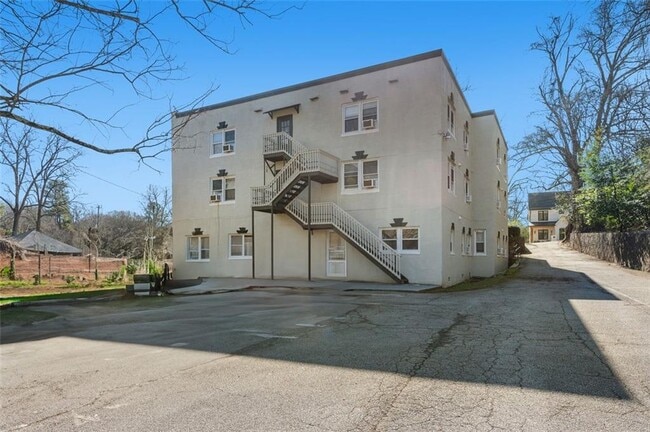 Building Photo - 1338 McLendon Ave NE