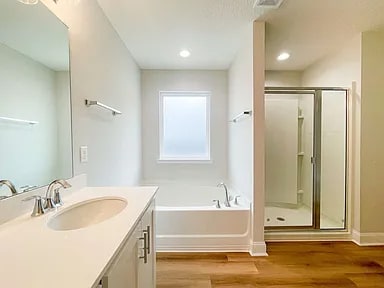 Building Photo - 577 Meloney Dr