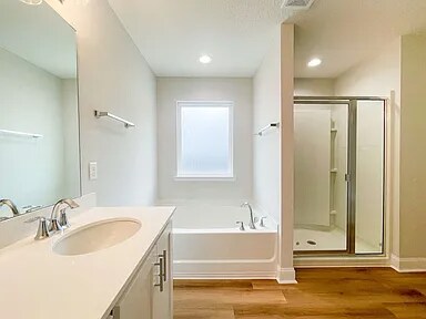 Building Photo - 577 Meloney Dr