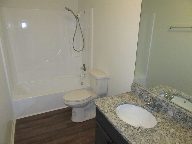 Building Photo - 2814 N Panama Ave