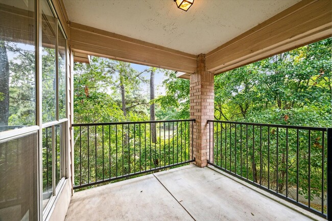 Building Photo - 8051 Bay Branch Dr