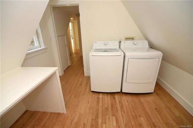 Building Photo - 5 Brevoort Rd