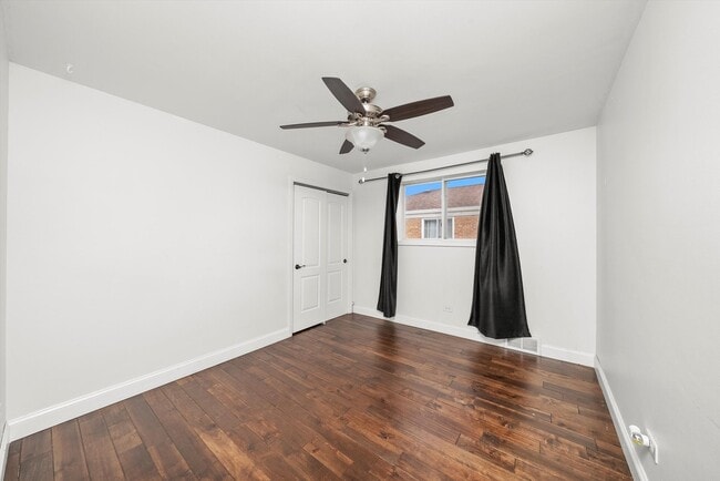 Building Photo - 4223 W 82nd St