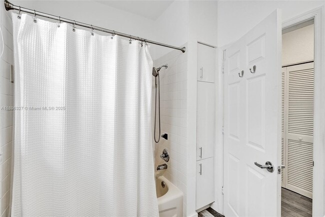 Building Photo - 1725 Winterberry Ln