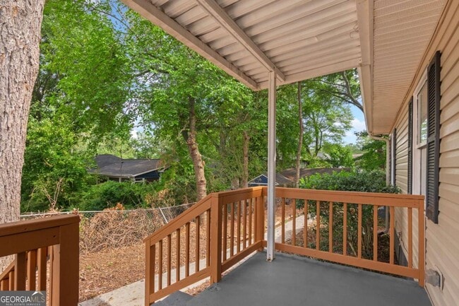 Building Photo - 2051 College Ave NE