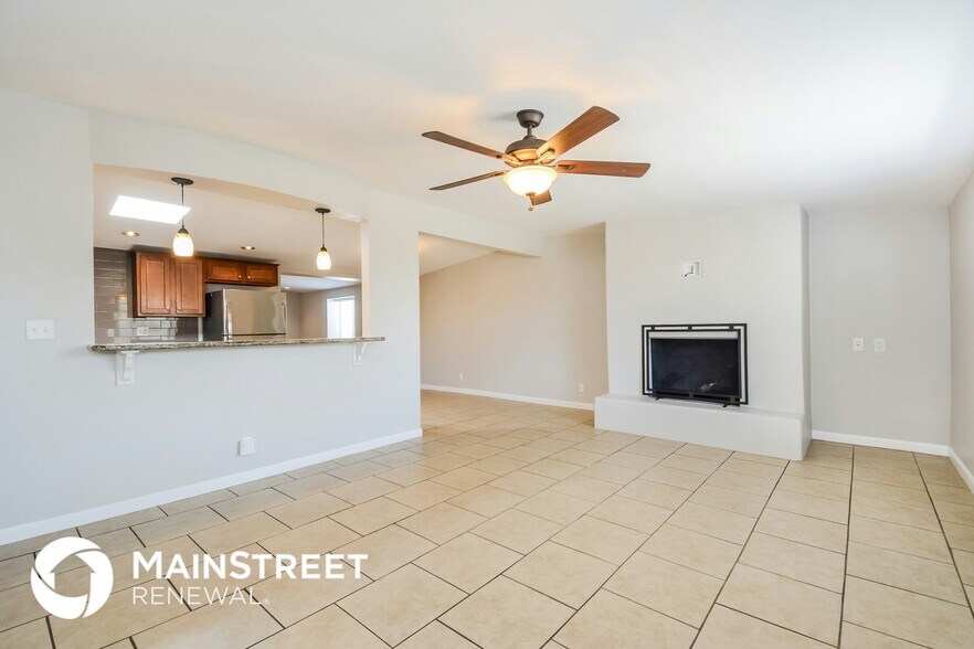 Building Photo - 1702 S Avenida Del Sol