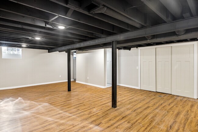 Building Photo - 2087 Allard Ave