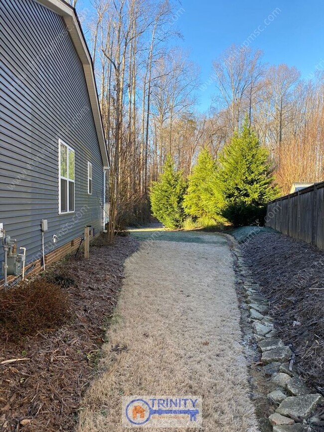 Building Photo - Bonus Room Above Garage! Ask about our Sec...