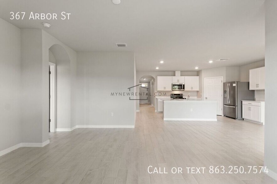 Building Photo - 367 Arbor St