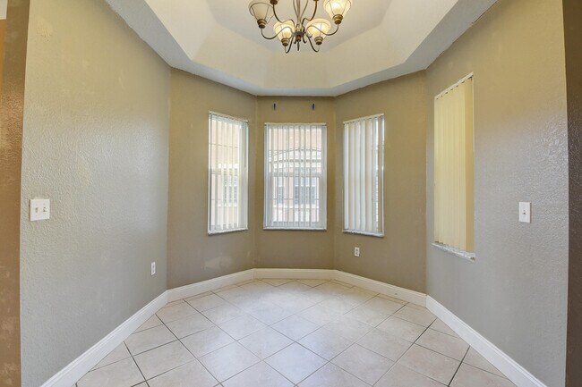 Building Photo - 1206 Belmont Pl