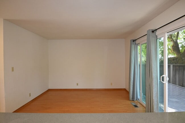 Building Photo - 1355 Sage Hen Way