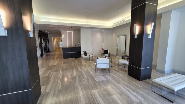 Entry Lobby - 1228 West Ave