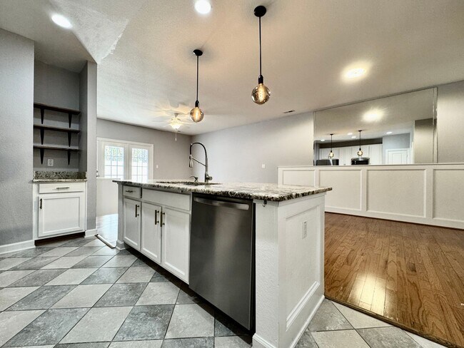 Building Photo - Available 11-06-25! Some Utilities Include...