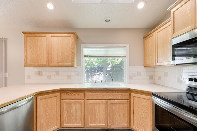 Building Photo - Remodeled Boise home with 4 bedrooms