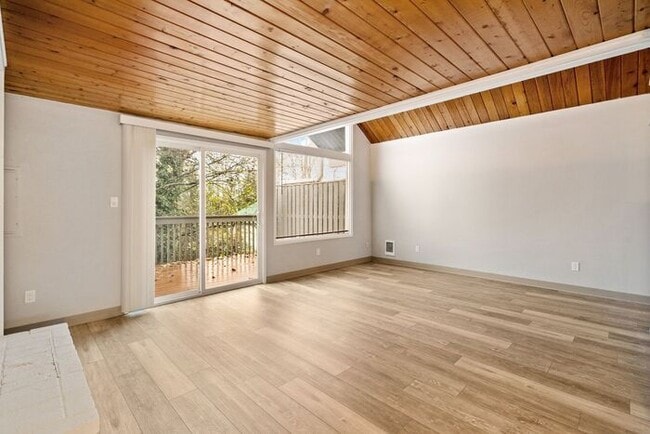 Building Photo - Beautiful Rustic-Style 1-bedroom Apartment...