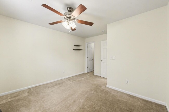 Building Photo - 272 Clayburne Dr