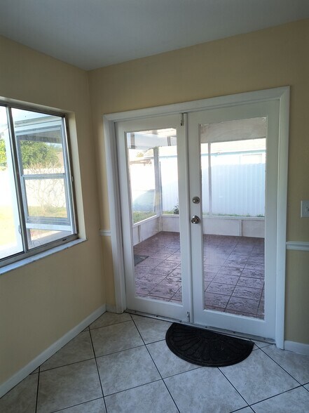 BACK PORCH - 399 SE Oakridge Dr