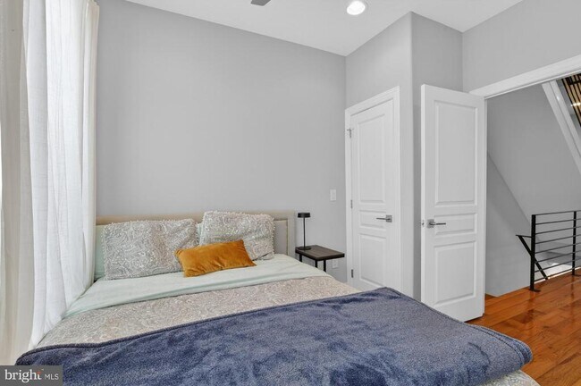 Building Photo - 2216 Almond St