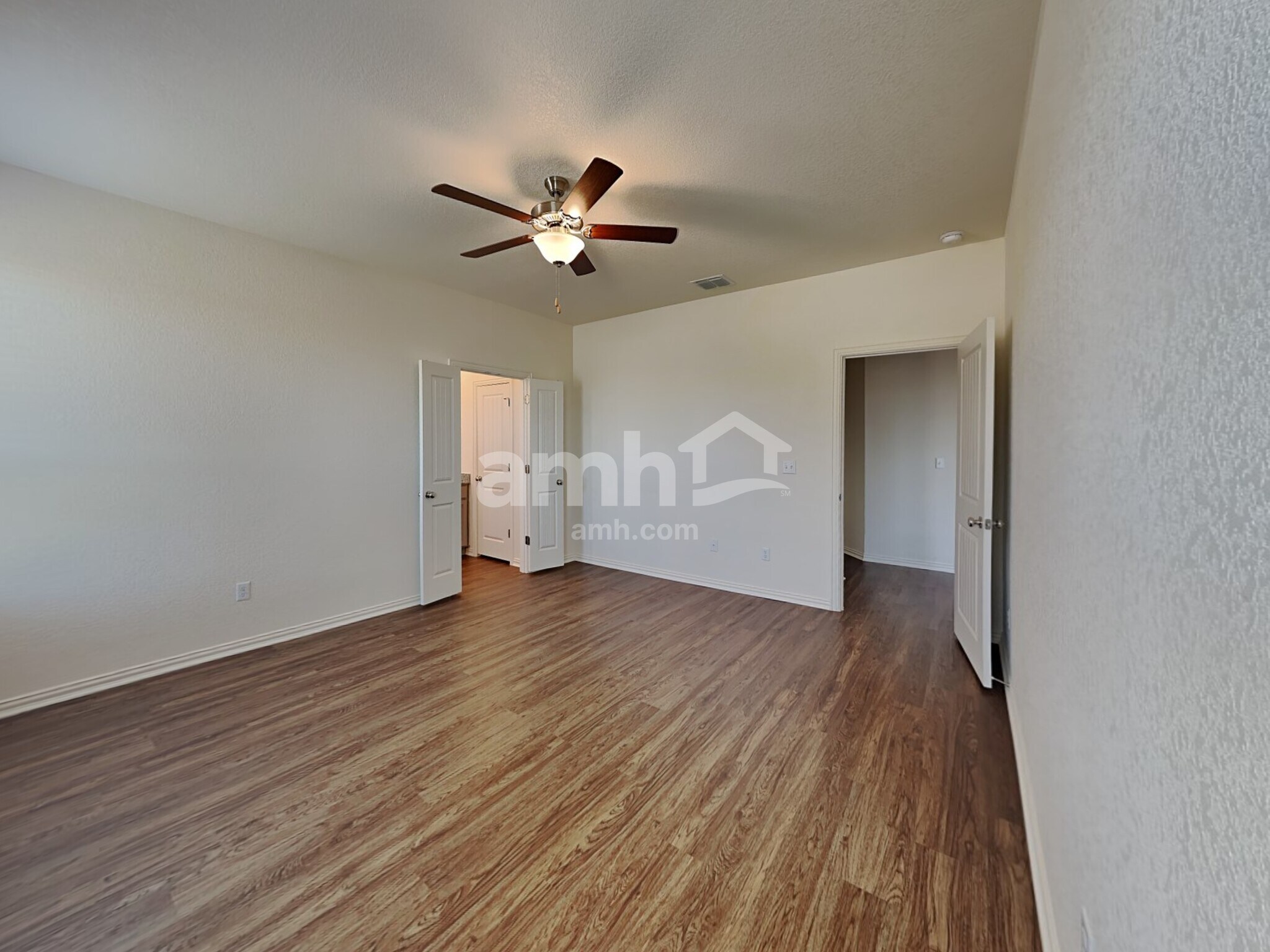 Building Photo - 457 Pebble Bend