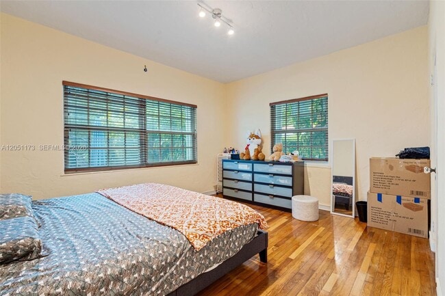 Building Photo - 46 Montilla Ave