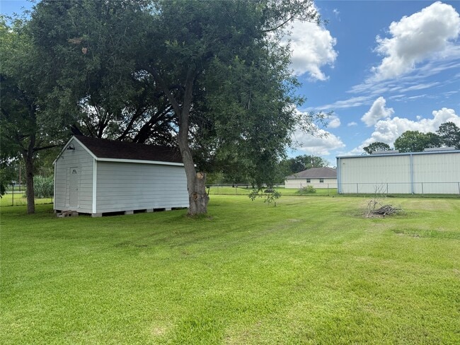 Building Photo - 8926 Courtney Dr