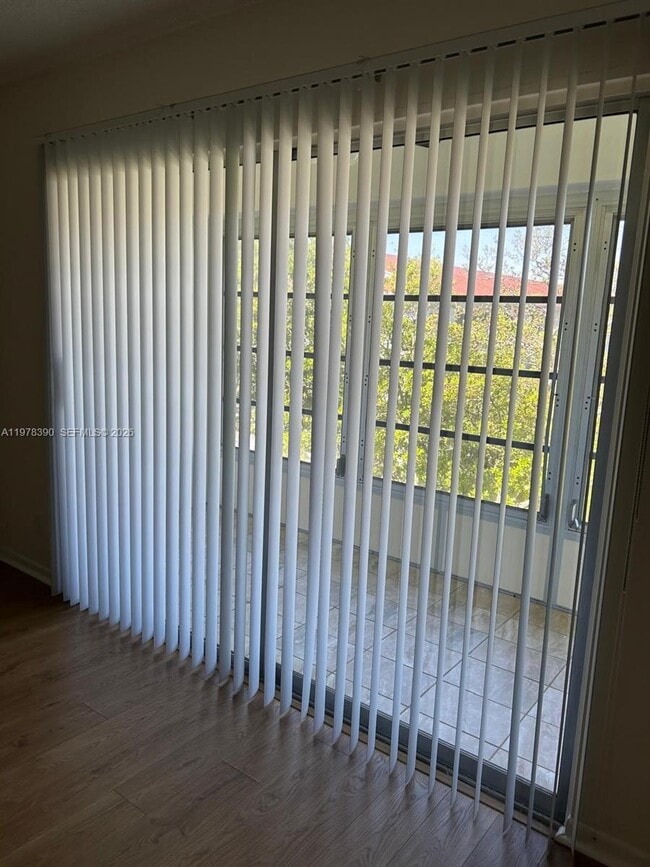 Building Photo - 1400 SW 124th Terrace