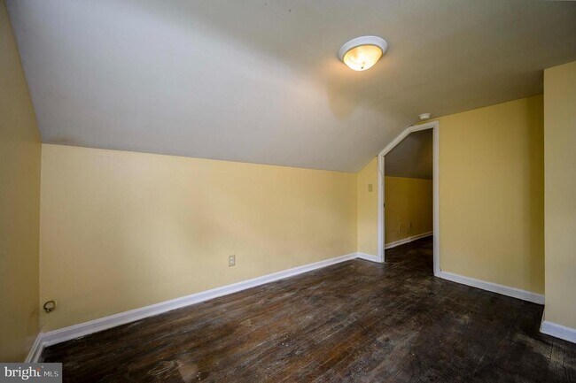 Building Photo - 6007 Bradley Ln