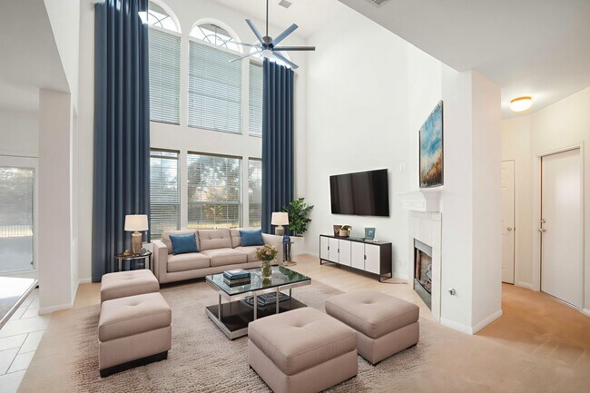 Building Photo - 2514 Crenshaw Dr