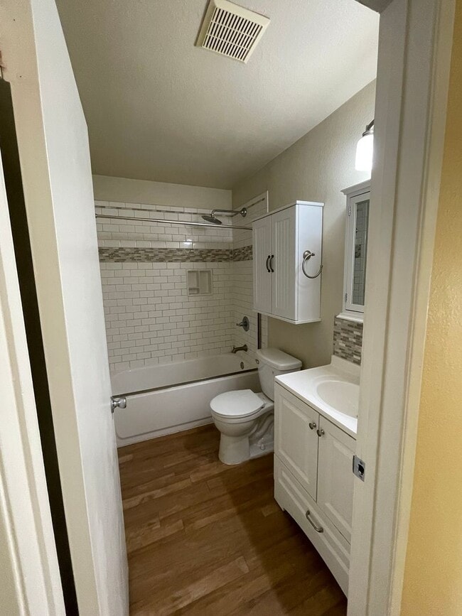Building Photo - 2/1 Penasquitos Codno Available Now!