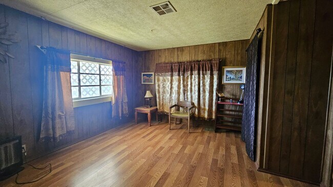 Building Photo - Rural Living at Its Finest – 2BR Home with Open Desert Views