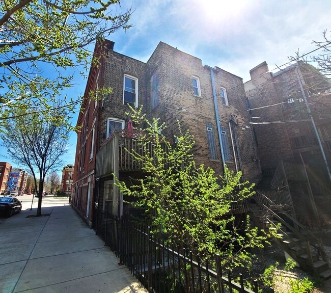 Building Photo - 2000 S Ashland Ave