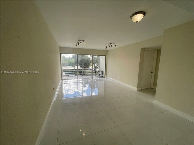 Building Photo - 4255 N University Dr