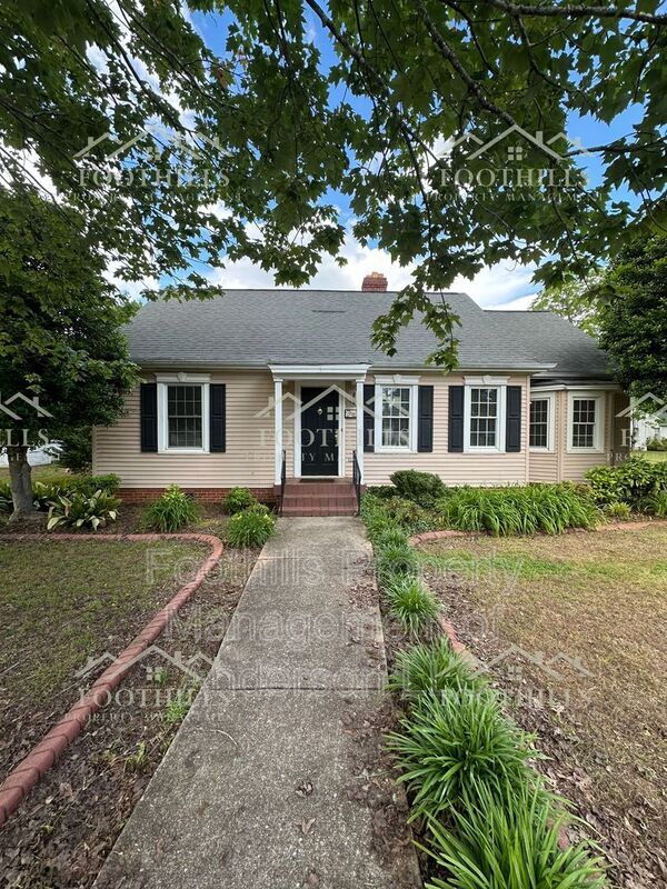 Building Photo - 220 Moultrie Square