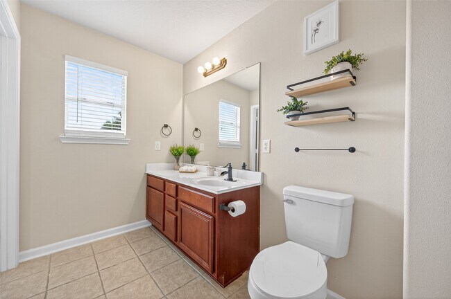 Building Photo - 10427 Lyndon Meadows Dr