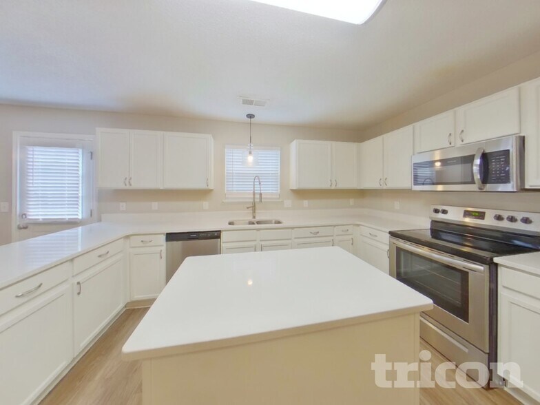 Building Photo - 237 Tea Olive Ave