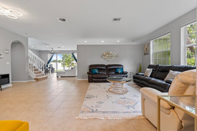 Building Photo - 2253 Balsan Way
