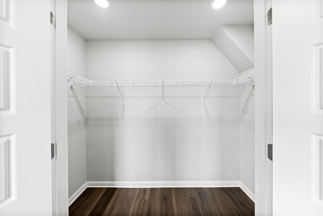 Building Photo - Beautifully Upgraded 3-Bedroom Home for Re...