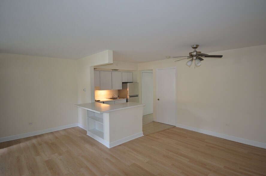 Building Photo - 2032 Linden Ave