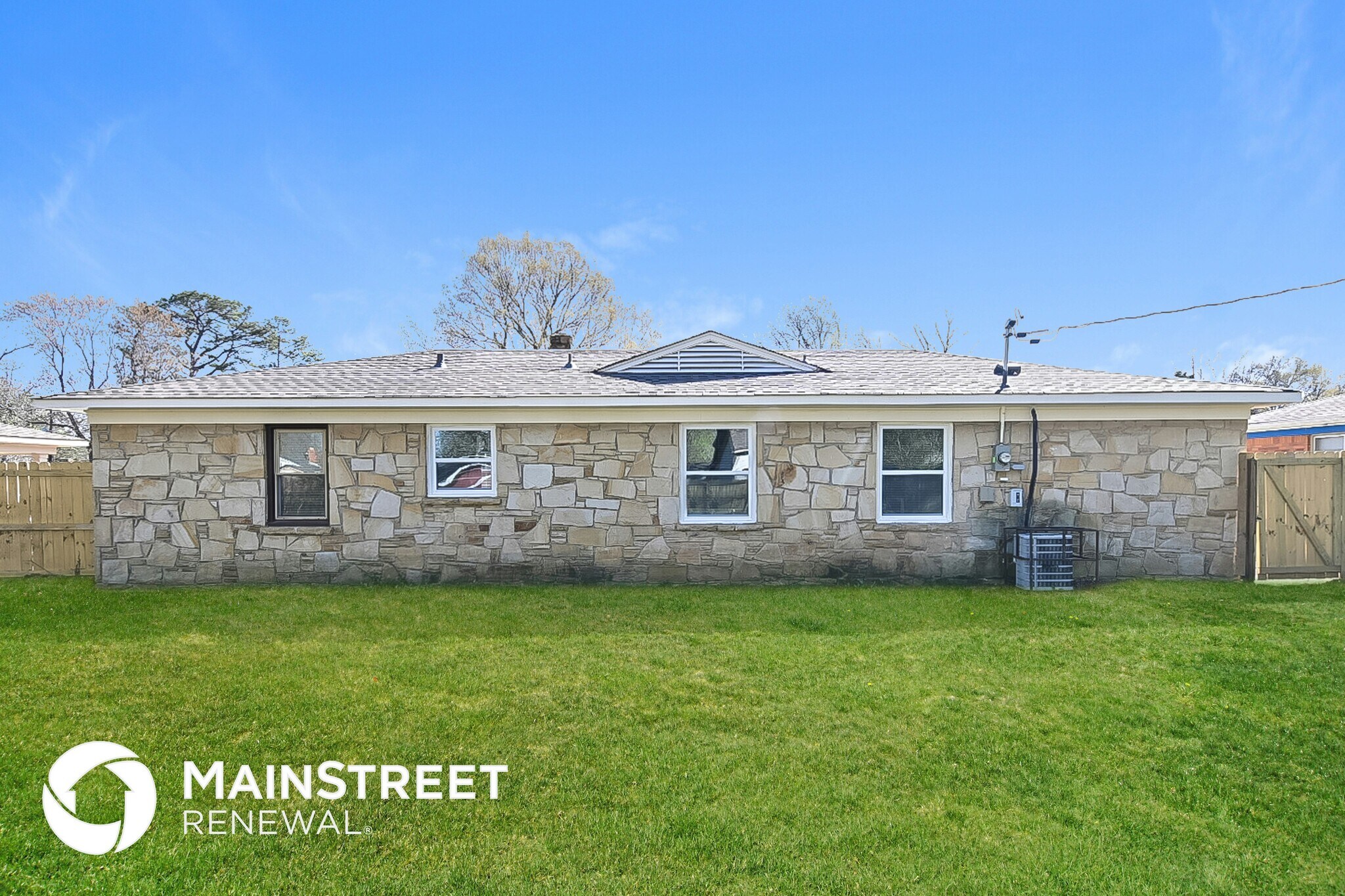 Building Photo - 3653 Elm Park Rd