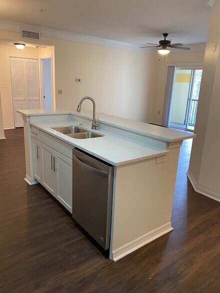 Building Photo - 11561 Villa Grand
