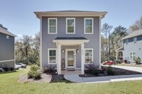 Building Photo - 370 Arch St