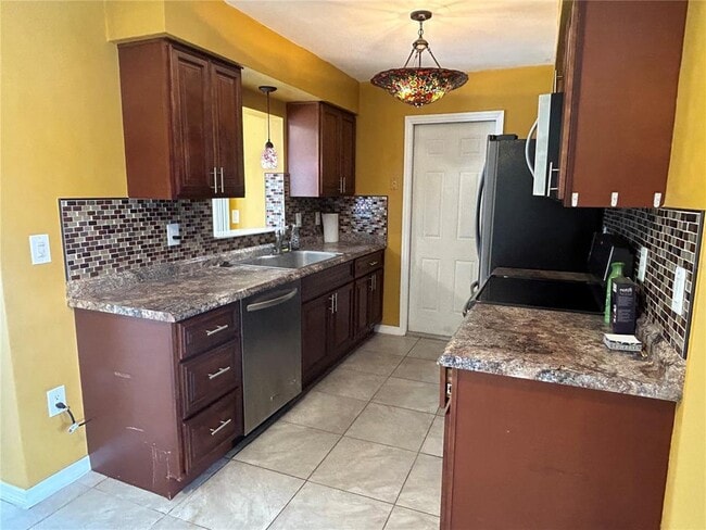 Building Photo - 7621 Greybirch Terrace