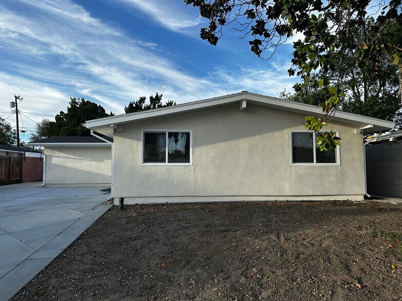 Building Photo - 20315 Hamlin St