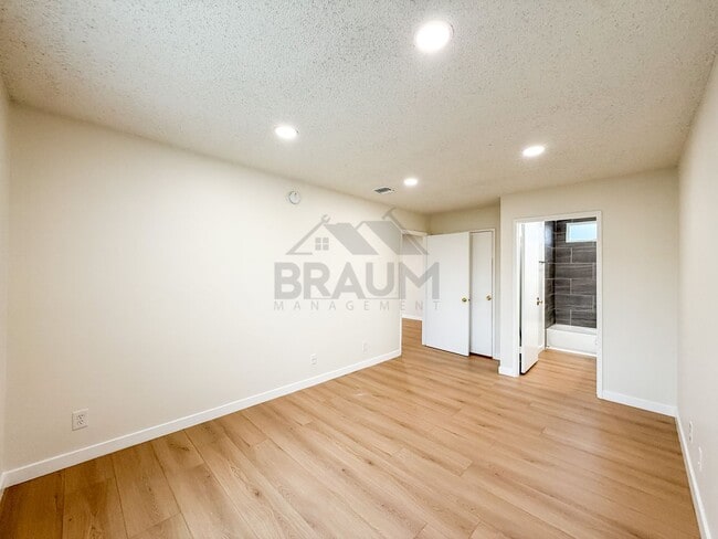 Building Photo - 13347 Victory Blvd