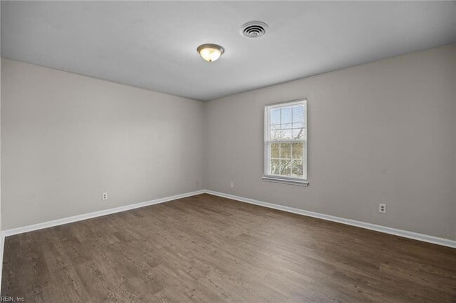 Building Photo - 3324 Kansas Ave